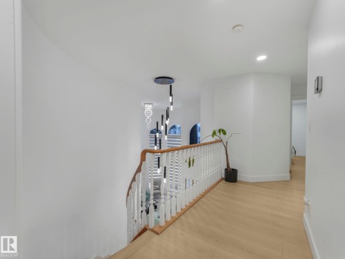 572 Butterworth Way, Edmonton, AB - Indoor Photo Showing Other Room