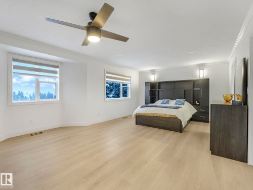 572 Butterworth Way, Edmonton, AB - Indoor Photo Showing Bedroom