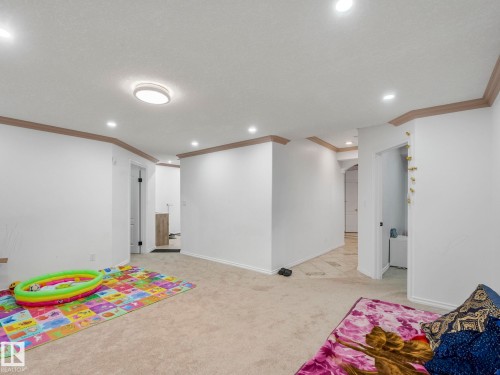 572 Butterworth Way, Edmonton, AB - Indoor