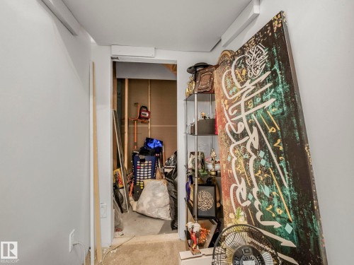 572 Butterworth Way, Edmonton, AB - Indoor Photo Showing Other Room