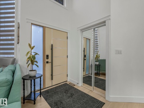 572 Butterworth Way, Edmonton, AB - Indoor Photo Showing Other Room