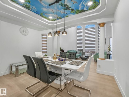 572 Butterworth Way, Edmonton, AB - Indoor Photo Showing Dining Room