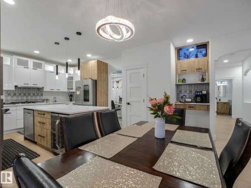 572 Butterworth Way, Edmonton, AB - Indoor