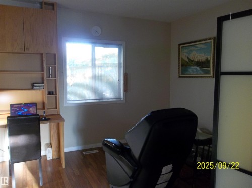 11824 79 Street, Edmonton, AB - Indoor