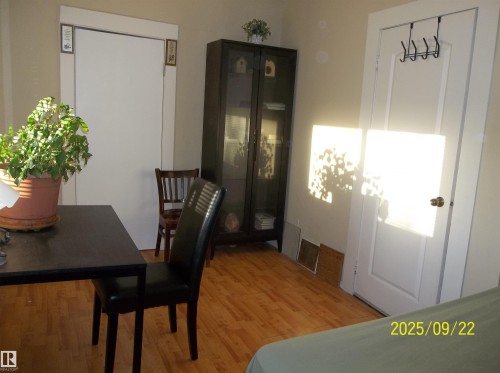 11824 79 Street, Edmonton, AB - Indoor Photo Showing Dining Room