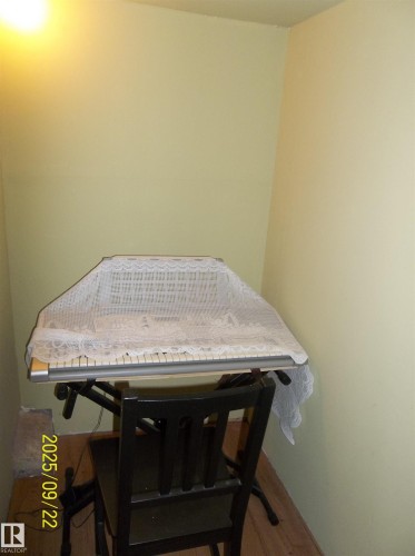 11824 79 Street, Edmonton, AB - Indoor Photo Showing Other Room