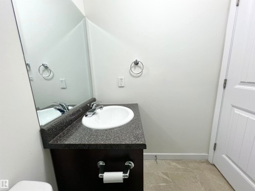 2825 16A Avenue, Edmonton, AB - Indoor Photo Showing Bathroom
