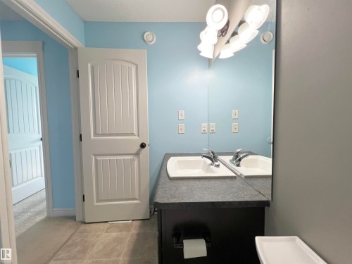 2825 16A Avenue, Edmonton, AB - Indoor Photo Showing Bathroom