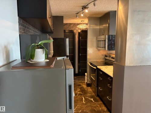 1314 13910 Stony Plain Road, Edmonton, AB - Indoor