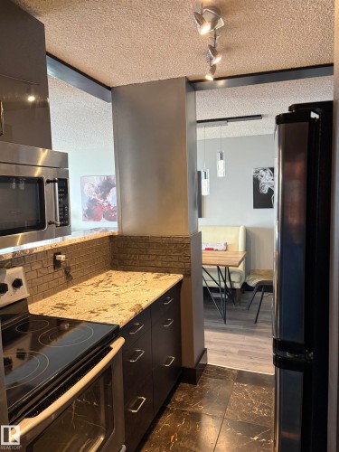 1314 13910 Stony Plain Road, Edmonton, AB - Indoor Photo Showing Kitchen
