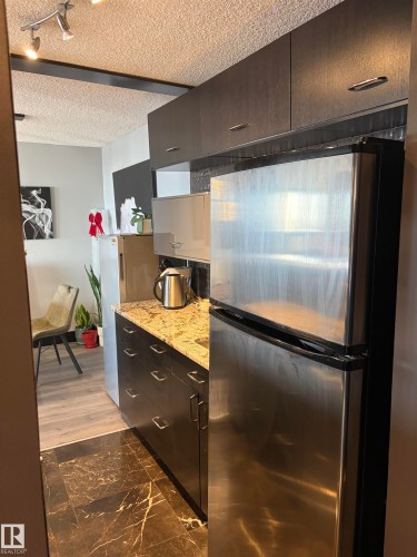 1314 13910 Stony Plain Road, Edmonton, AB - Indoor Photo Showing Kitchen