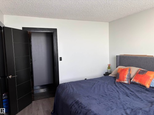 1314 13910 Stony Plain Road, Edmonton, AB - Indoor Photo Showing Bedroom