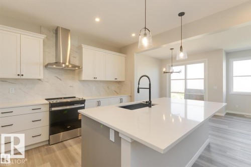 134 Sunland Way, Sherwood Park, AB - Indoor Photo Showing Kitchen With Upgraded Kitchen