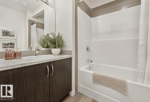 12844 211 Street, Edmonton, AB - Indoor Photo Showing Bathroom