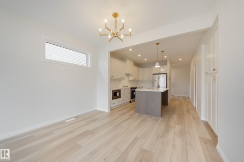 207 Stonehouse Way, Leduc, AB - Indoor Photo Showing Kitchen
