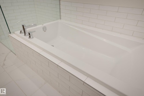 207 Stonehouse Way, Leduc, AB - Indoor Photo Showing Bathroom