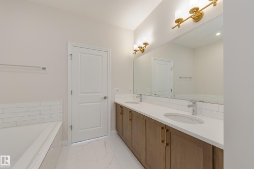 196 Stonehouse Way, Leduc, AB - Indoor Photo Showing Bathroom