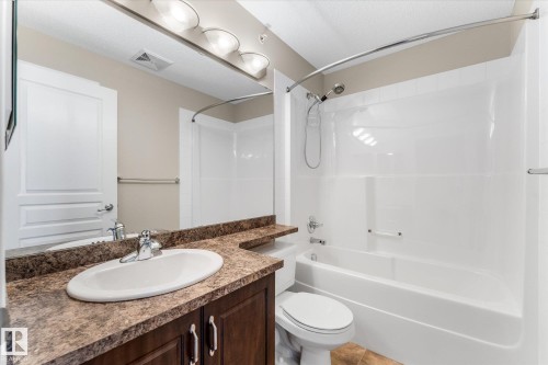 409 16035 132 Street, Edmonton, AB - Indoor Photo Showing Bathroom