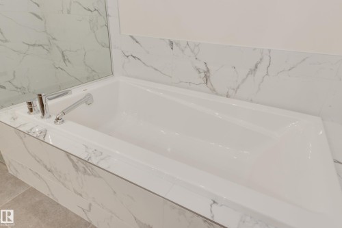 172 Stonehouse Way, Leduc, AB - Indoor Photo Showing Bathroom