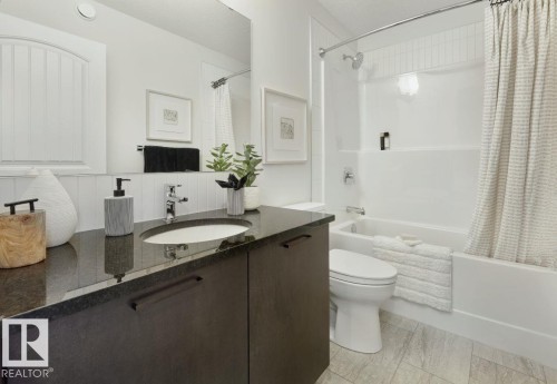 8739 224 Street, Edmonton, AB - Indoor Photo Showing Bathroom