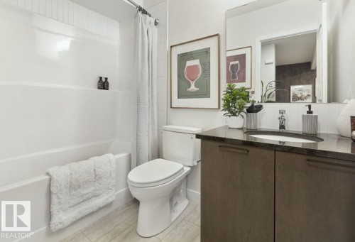 8739 224 Street, Edmonton, AB - Indoor Photo Showing Bathroom