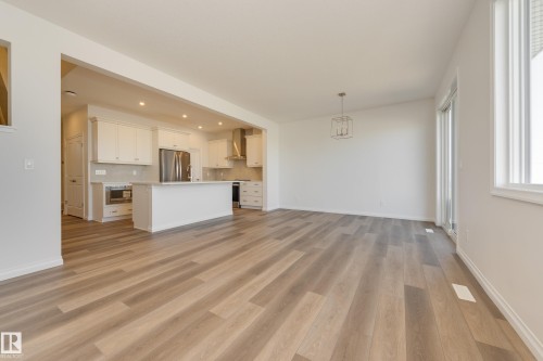 19322 22A Avenue, Edmonton, AB - Indoor Photo Showing Kitchen