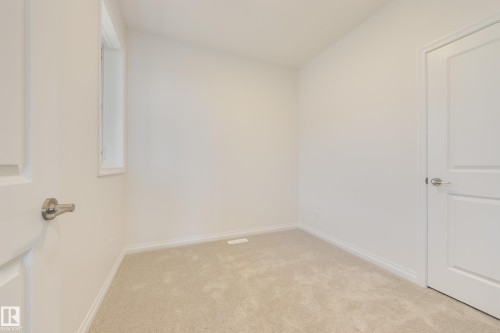 19322 22A Avenue, Edmonton, AB - Indoor Photo Showing Other Room