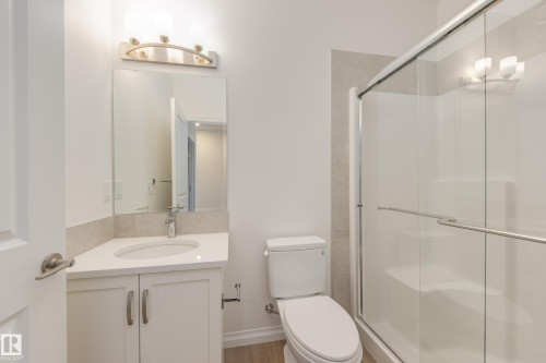 19322 22A Avenue, Edmonton, AB - Indoor Photo Showing Bathroom