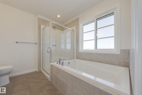 19322 22A Avenue, Edmonton, AB - Indoor Photo Showing Bathroom