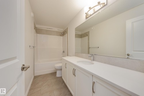 19322 22A Avenue, Edmonton, AB - Indoor Photo Showing Bathroom