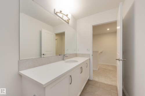 19322 22A Avenue, Edmonton, AB - Indoor Photo Showing Bathroom