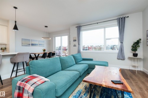 3805 Cherry Loop, Edmonton, AB - Indoor Photo Showing Living Room