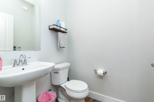 3805 Cherry Loop, Edmonton, AB - Indoor Photo Showing Bathroom