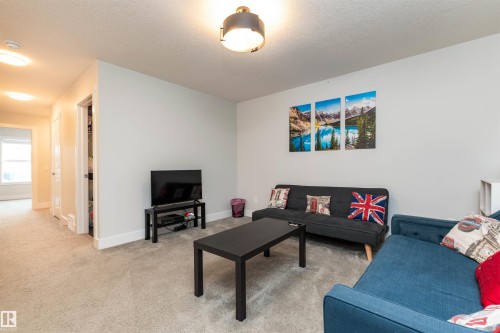 3805 Cherry Loop, Edmonton, AB - Indoor Photo Showing Living Room
