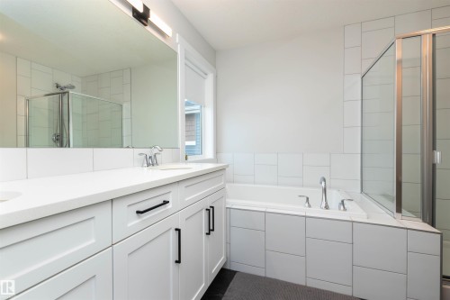 3805 Cherry Loop, Edmonton, AB - Indoor Photo Showing Bathroom