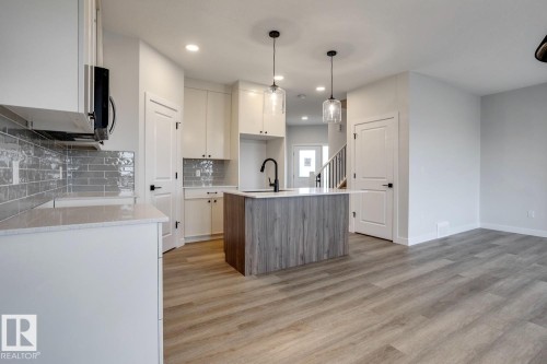 169 Caledon Crescent, Spruce Grove, AB - Indoor Photo Showing Kitchen With Upgraded Kitchen