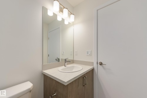 307 173 Avenue, Edmonton, AB - Indoor Photo Showing Bathroom