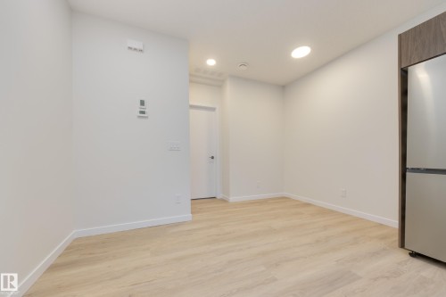 307 173 Avenue, Edmonton, AB - Indoor Photo Showing Other Room