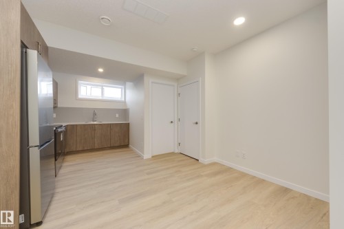 307 173 Avenue, Edmonton, AB - Indoor Photo Showing Other Room
