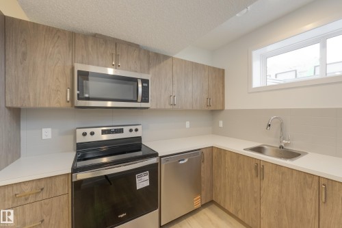 307 173 Avenue, Edmonton, AB - Indoor Photo Showing Kitchen