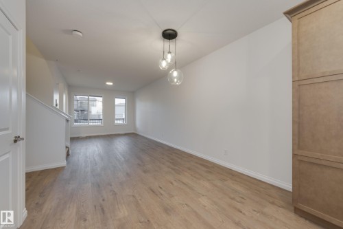 21276 131 Avenue, Edmonton, AB - Indoor Photo Showing Other Room