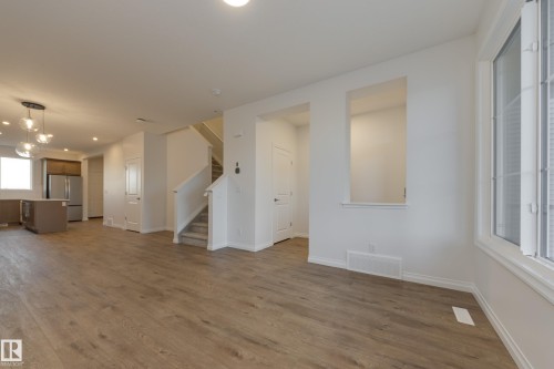 21276 131 Avenue, Edmonton, AB - Indoor