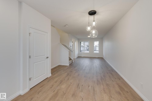 21276 131 Avenue, Edmonton, AB - Indoor Photo Showing Other Room