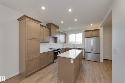 21276 131 Avenue, Edmonton, AB - Indoor Photo Showing Kitchen With Stainless Steel Kitchen