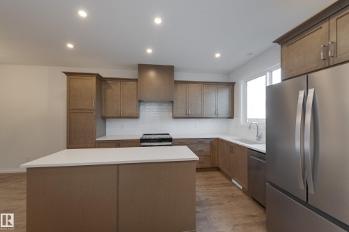 21276 131 Avenue, Edmonton, AB - Indoor Photo Showing Kitchen With Stainless Steel Kitchen