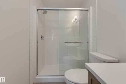 21276 131 Avenue, Edmonton, AB - Indoor Photo Showing Bathroom