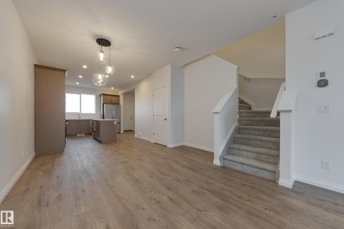 21276 131 Avenue, Edmonton, AB - Indoor Photo Showing Other Room