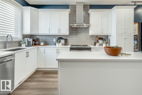 17212 2 Street, Edmonton, AB - Indoor Photo Showing Kitchen