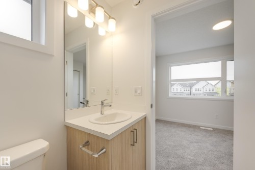 17237 4 Street, Edmonton, AB - Indoor Photo Showing Bathroom
