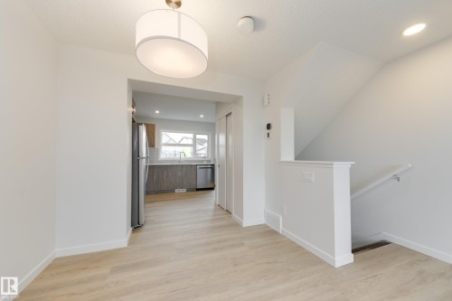 17233 4 Street, Edmonton, AB - Indoor Photo Showing Other Room